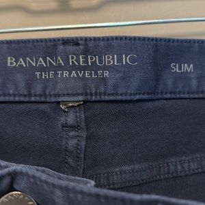 Banana Republic Traveler Jean. 34x32 slim fit NAVY
